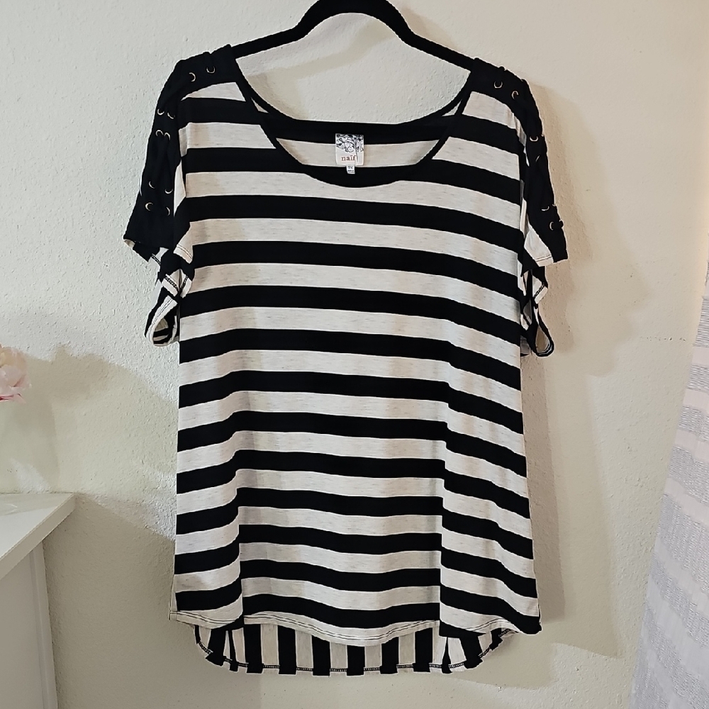 Naif Women's Top